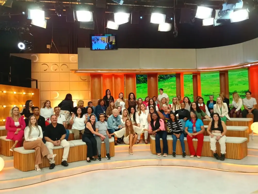 Emília em programa de TV